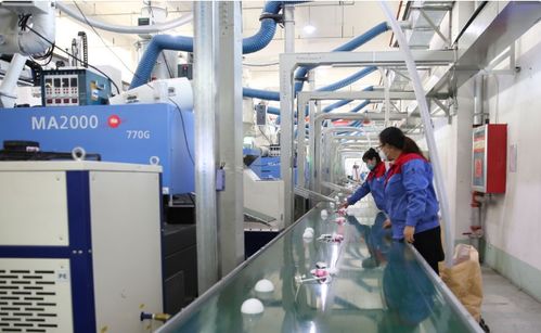 央媒聚焦山東復(fù)工生產(chǎn) 云招商、錯崗上班與隔斷就餐的創(chuàng)新實踐