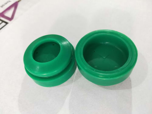 橡膠制品與五金工具出現(xiàn)裂痕的應(yīng)對與預(yù)防指南